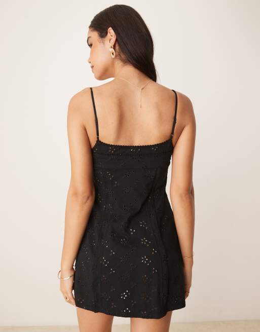 Free People – Full Bloom – Kurzes Trägerkleid in Schwarz mit Lochmuster, 4 von 4