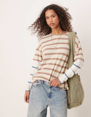 Free People - Gestreiftes, langärmliges Oversize-Shirt in Neutral