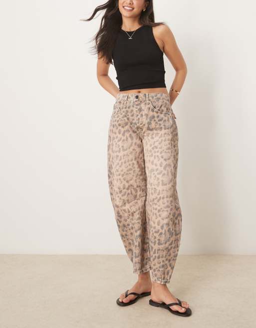 Free People - Good Luck - Jeans met ronde pijpen en luipaardprint in naturel