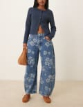 [Free People] Free People Good Luck printed barrel leg jeans in mid wash blue W27 BLUE
