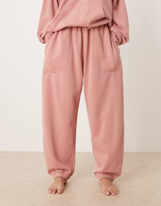 Free People Intimately FP slow it down mysig jogger med vida ben i rose dawn - rosa, 2 av 4