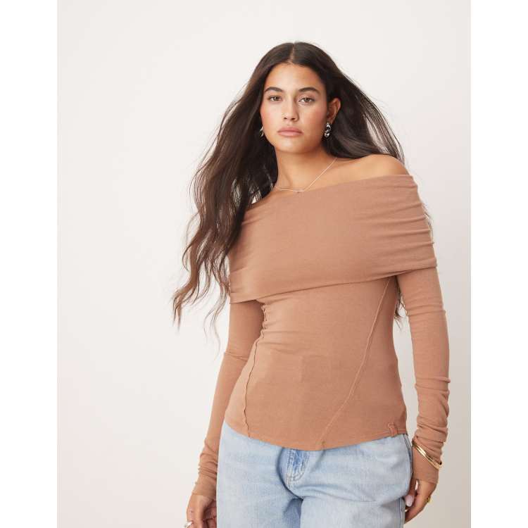 Free shoulder top hotsell