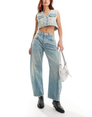 Free People - Jeans in Indigoblau mit niedrigem Bund und weitem Bein-Marineblau