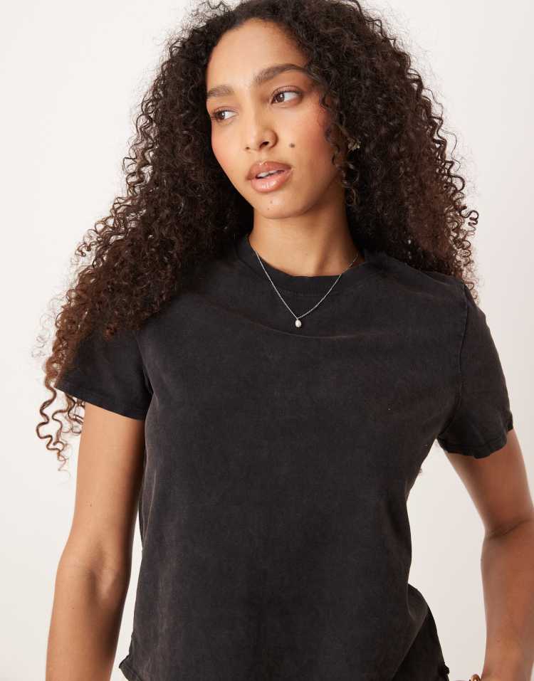 Free People - Kastiges Alltags-T-Shirt in Schwarz