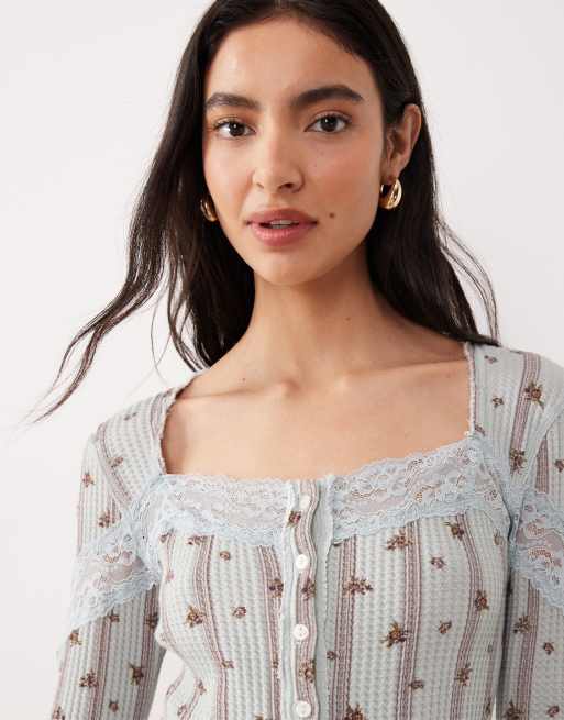 Free People – Let's Party – Ljusblå, blommig topp med knappar, 4 av 4