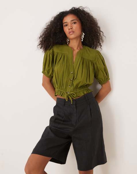 Free People – Little Cloude – Elastische Cropped-Hemdbluse in Torfmoos - view 1