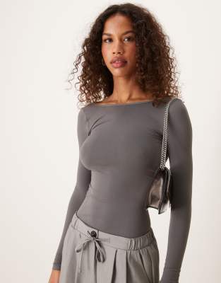 low back seamless long sleep top in gray