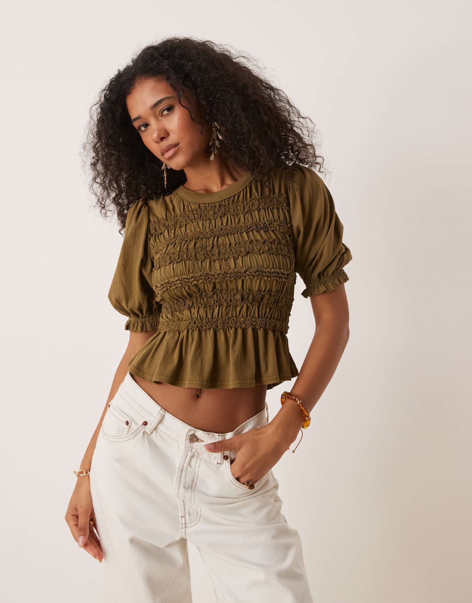 Вязаный топ Free People maxey с рюшами цвета голгофы зеленой