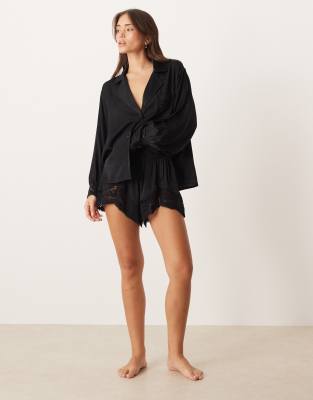 Free People - Midnight Muse - Satin-Shorts in Schwarz, Kombiteil