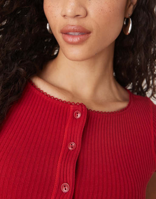 Free People - Most Wanted - Geribbeld T-shirt met knoopsluiting in rood, 2 van 4