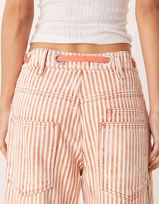 Free People – Moxie – Jeans in Rot mit Hickory-Streifen und Bindegürtel, 4 von 5