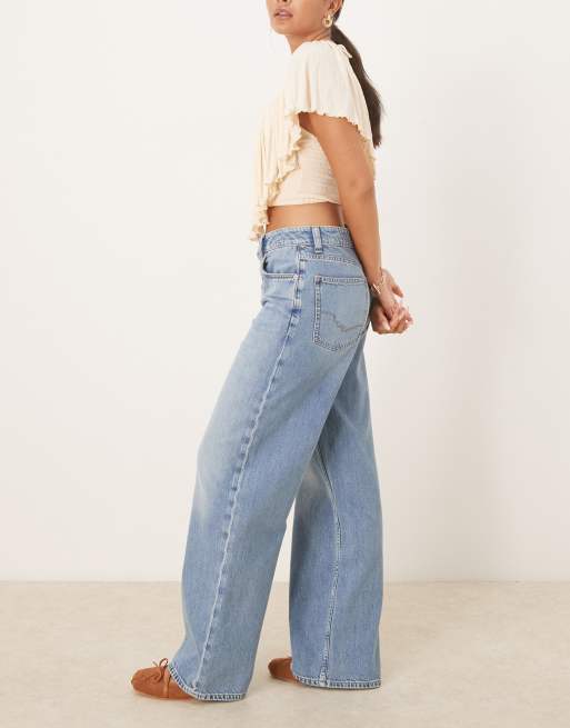 Free People Nia slouchy boyfriend jeans in light wash blue | ASOS