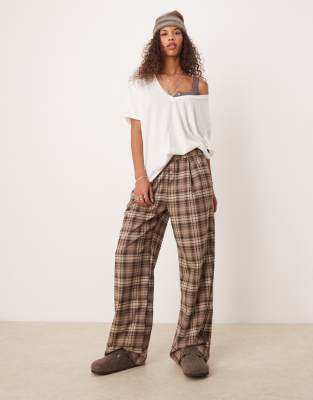 Free People - Nina - Oversize-T-Shirt in Elfenbein mit V-Ausschnitt-Weiß