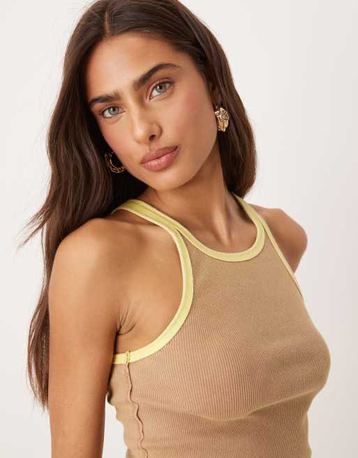 Free People – Only One – Tanktop in Pralinenbraun mit Einfassung in Gelb