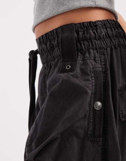 Free People Onset parachutebukser i black sand, 4 af 5
