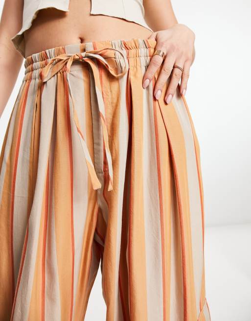 Free People – Orangerandiga cargobyxor med knytning, 2 av 4