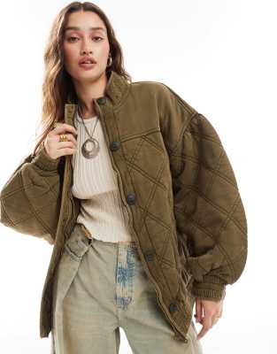 oversized quilted bomber jacket in khaki-Green