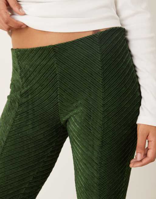 Free People – Penny – Mörkgröna, utsvängda byxor i dra på-stil av sammet  , 3 av 5
