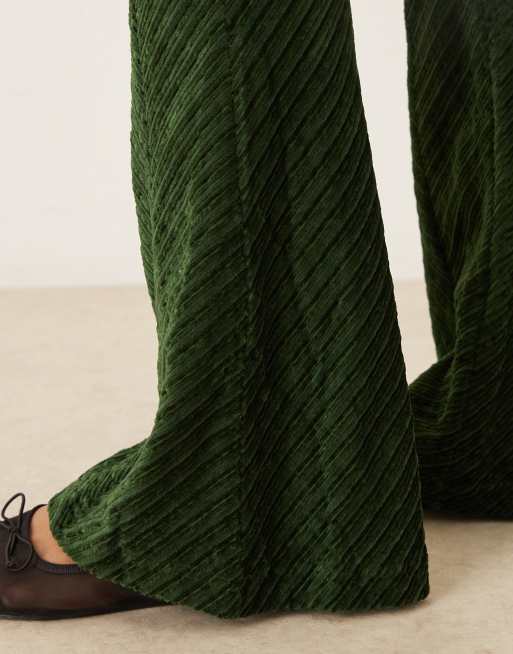 Free People – Penny – Mörkgröna, utsvängda byxor i dra på-stil av sammet  , 5 av 5