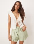 [Free People] Free People pull-on shirred insert shorts in light green-White M seedling