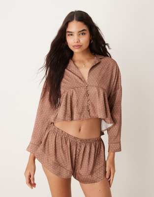 Free People - Pyjama aus Satin in Braun mit Punktemuster