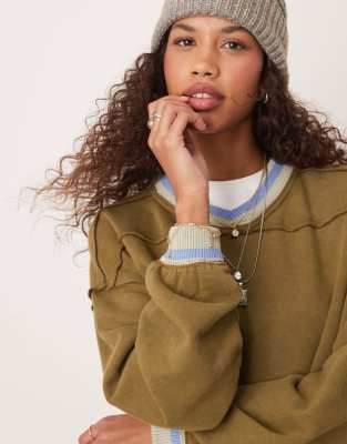 rio contrast trim cropped sweat in khaki-Green