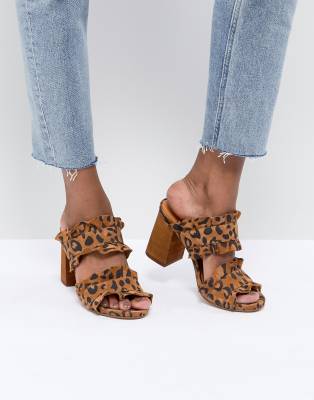 rosie ruffle heel