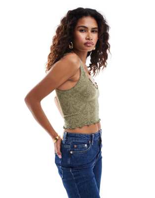 ruffle edge scoop neck cropped cami top in khaki-Green