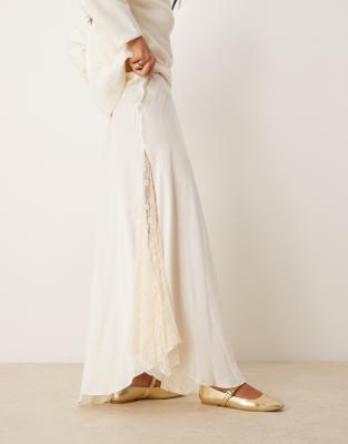 Free People - Satin-Maxirock in Creme mit Spitzeneinsatz-Weiß