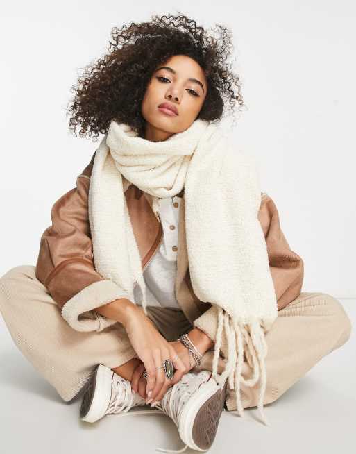Free People – Shetland – Krämvit halsduk med fransar