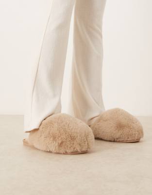  snowball fluffy slippers in taupe