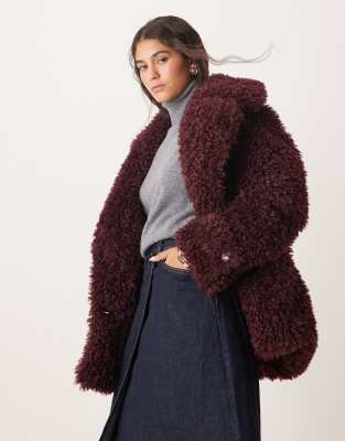 sophie faux fur peacoat in burgundy-Red