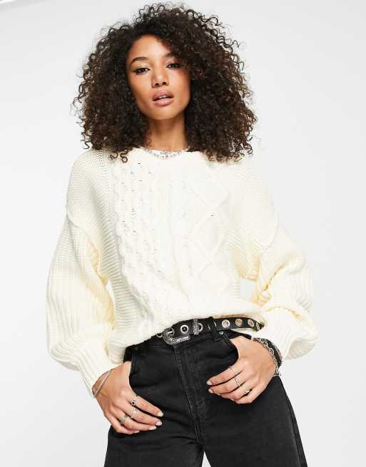 Free People – Sweter o warkoczowym splocie z okrągłym dekoltem w kolorze kości słoniowej