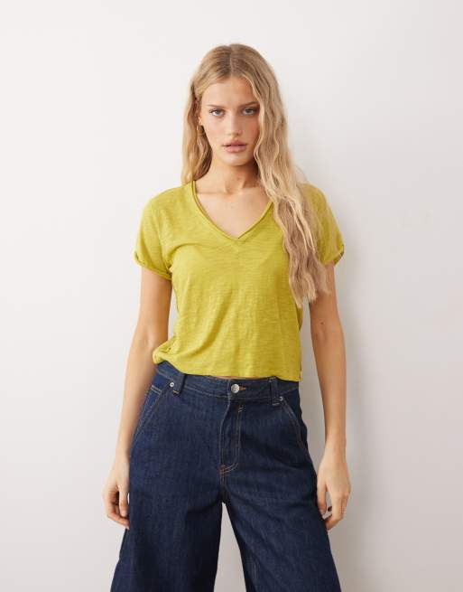 Free People – Take 2 – T-Shirt in Warm Olive mit V-Ausschnitt, 4 von 4