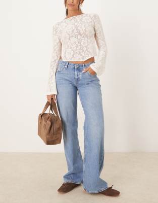 Free People - Tennessee - Boyfriend-Jeans in hellblauer Waschung mit niedrigem Bund