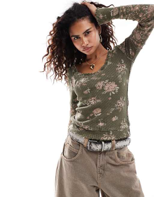 Free People - Top kaki a fiori testurizzato con scollo rotondo davanti