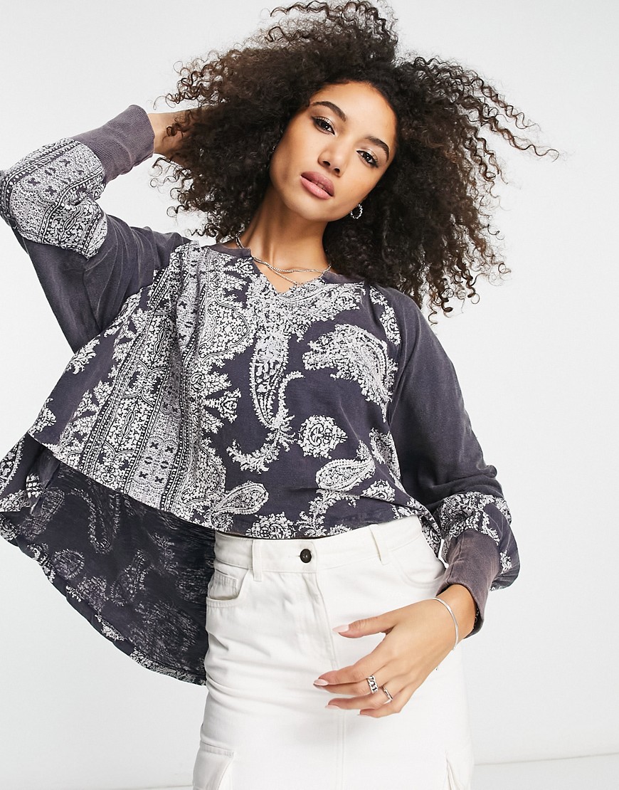 Free People True Perfection cropped paisley print top in blue