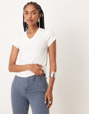 Free People V Neck Shrunken Tee In White
