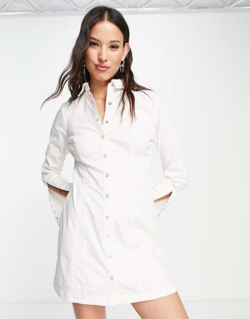 Free People - Vestito corto in denim color avorio con maniche svasate