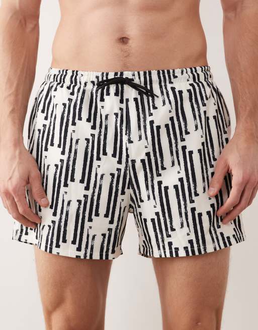Free Society – Badeshorts in Schwarz-Weiß mit Palmenmuster, 4 von 5