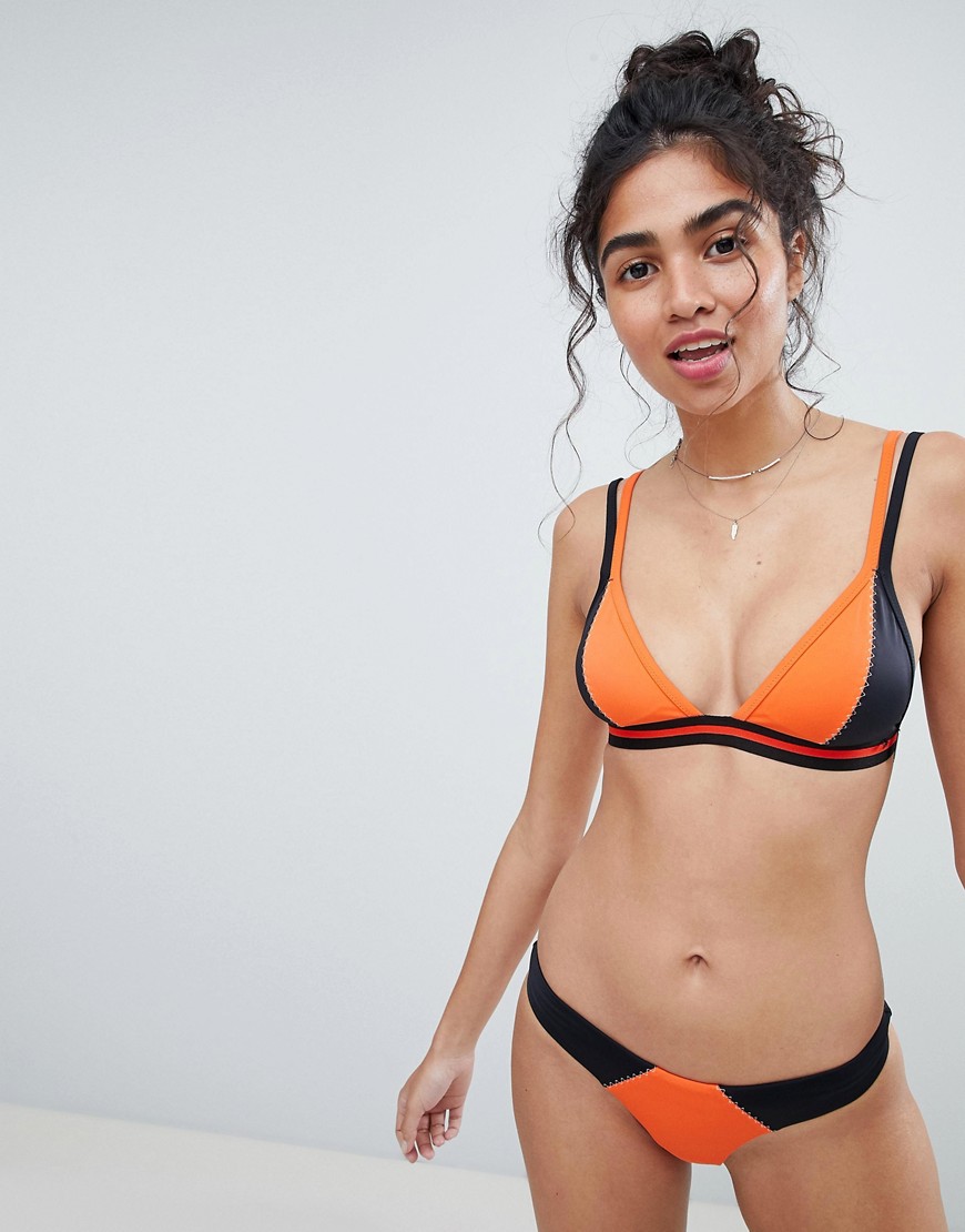free society -  – Bikinihüfthose mit Zickzackmuster in Orange-Mehrfarbig