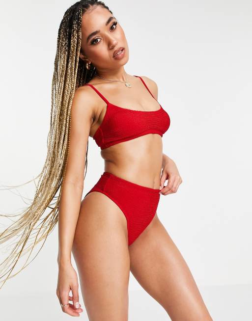 Free Society Exclusive – Mieszaj i łącz – Czerwony marszczony wysoko wycięty dół od bikini z podwyższonym stanem 