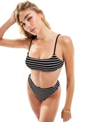 Haut de bikini rayé façon crop top effet froissé - Noir 44