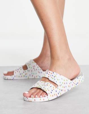 Freedom Moses Freedom Moses exclusive scented sandals in rainbow star print-Multi