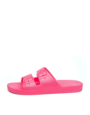  scented sandals in neon pink