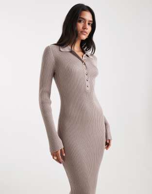 French Connection - Bodycon-Midikleid aus Rippstrick in neutralem Farbton mit Polokragen