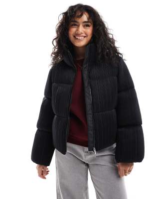 crinkle satin puffer jacket in black