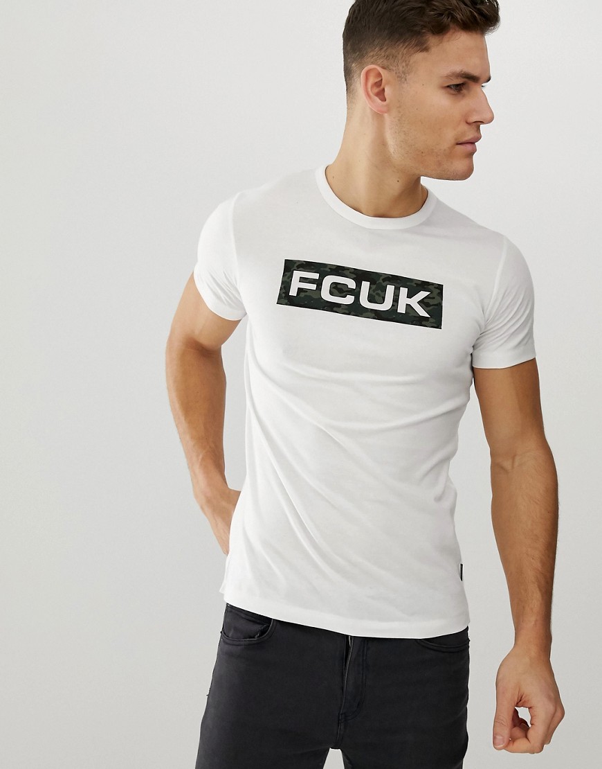 French Connection - FCUK - T-shirt mimetica con logo-Bianco