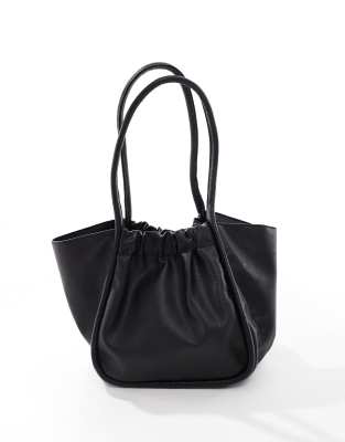 gathered detail tote bag in black