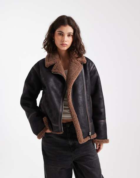 French Connection – Gefütterte Bikerjacke aus Wildlederimitat in Schwarz und Braun mit Teddyfellfutter - view 1